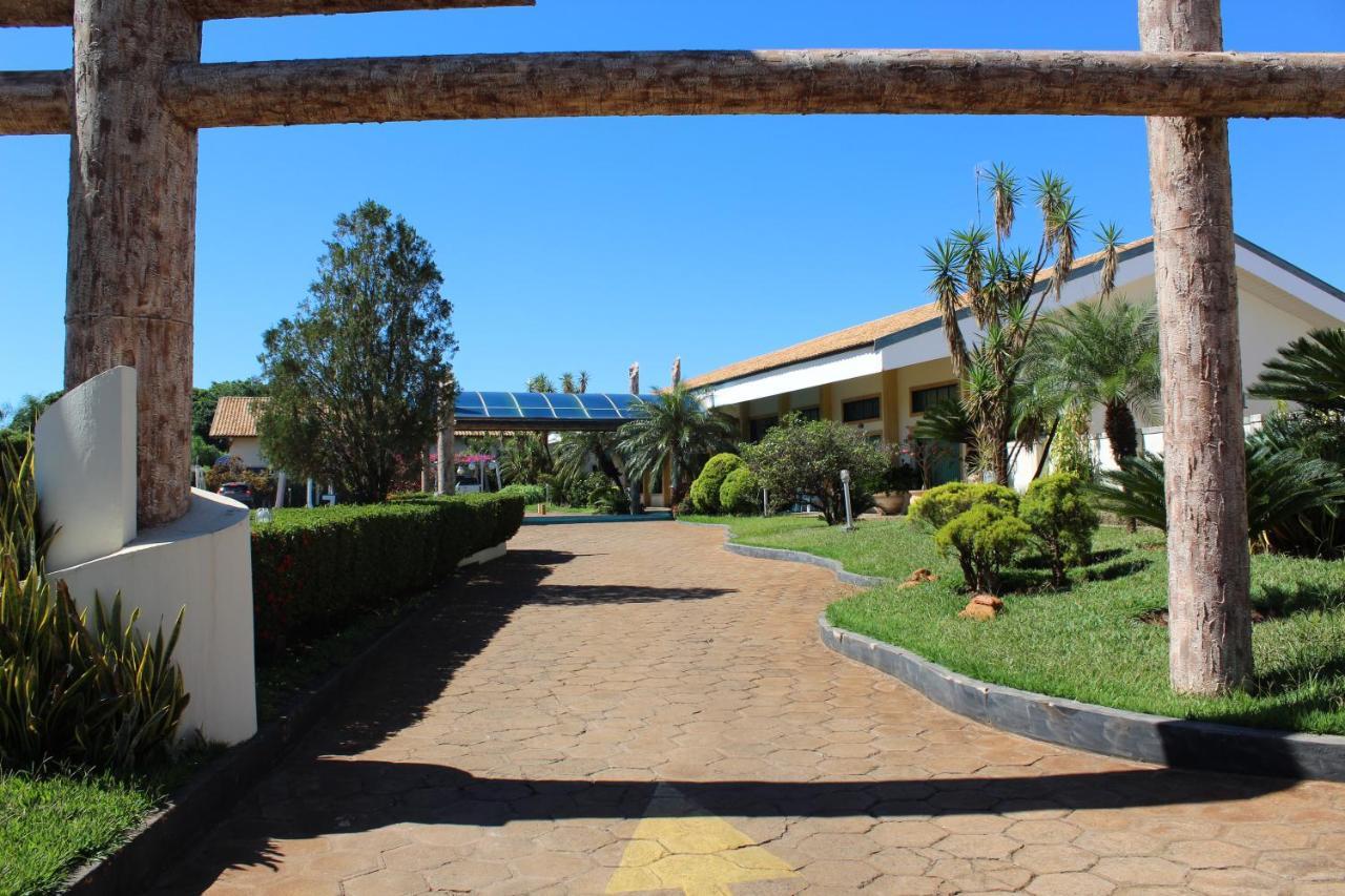 Grandes Lagos Park Hotel Jales Buitenkant foto