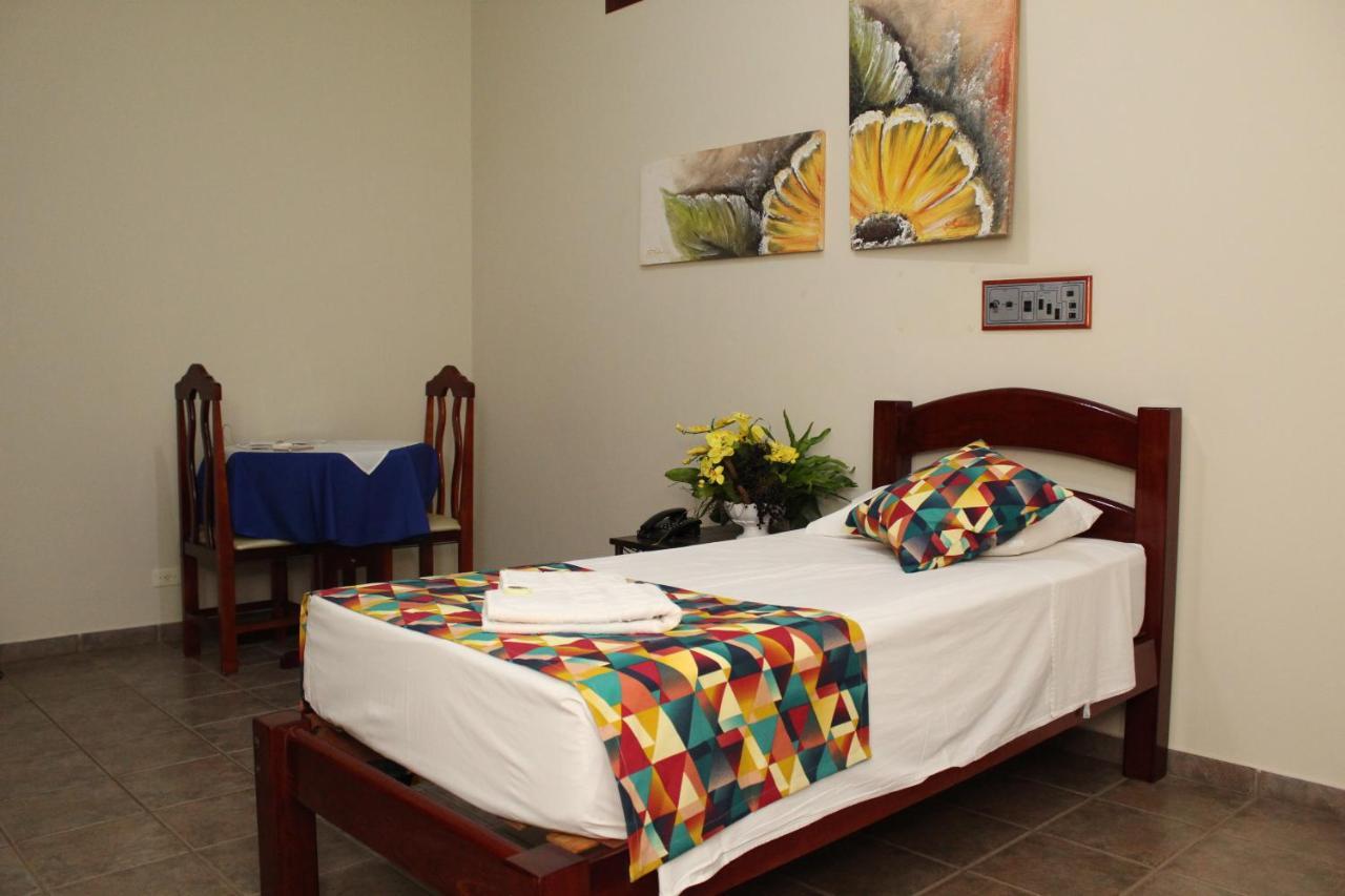 Grandes Lagos Park Hotel Jales Buitenkant foto