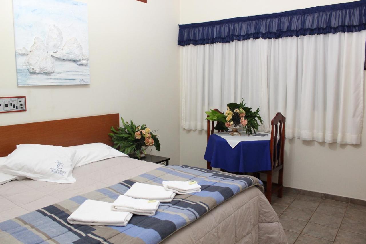Grandes Lagos Park Hotel Jales Buitenkant foto