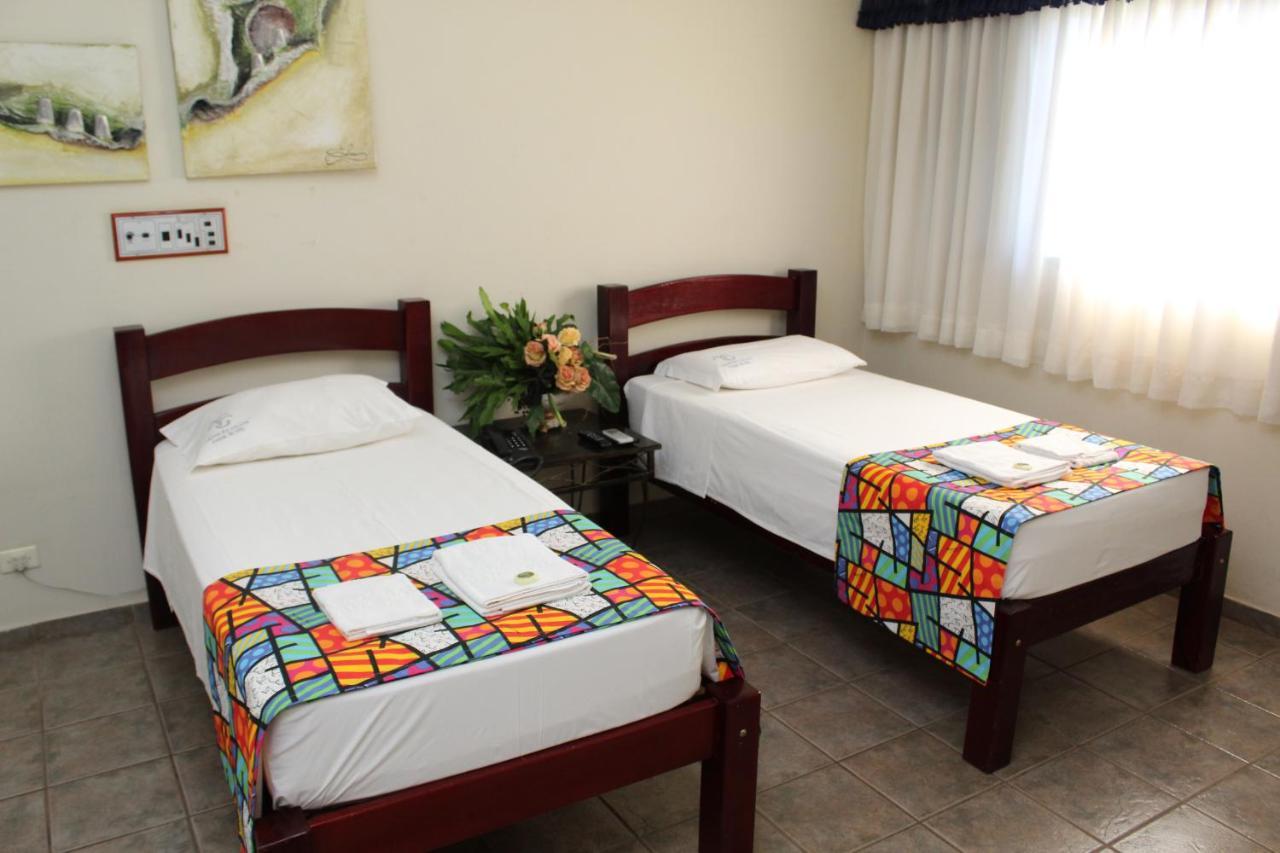 Grandes Lagos Park Hotel Jales Buitenkant foto
