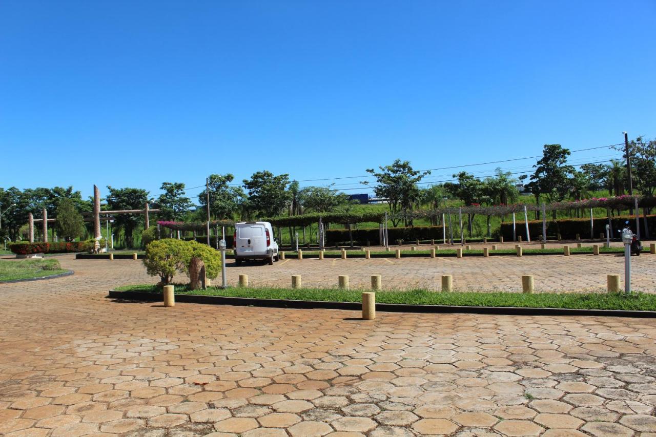 Grandes Lagos Park Hotel Jales Buitenkant foto