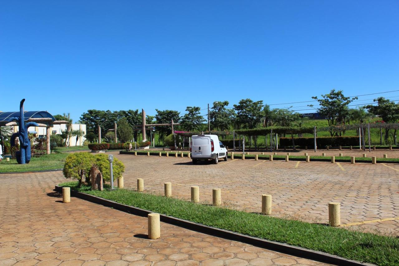 Grandes Lagos Park Hotel Jales Buitenkant foto